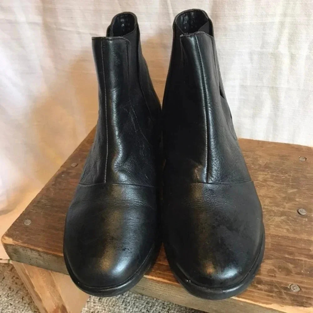 Heavenly Soles Black Faux Leather Light Comfortable Lace Free Ankle Boots Women6